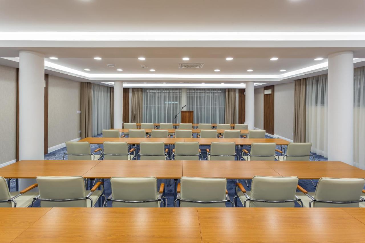 Outlet Hotel Polgár 外观 照片