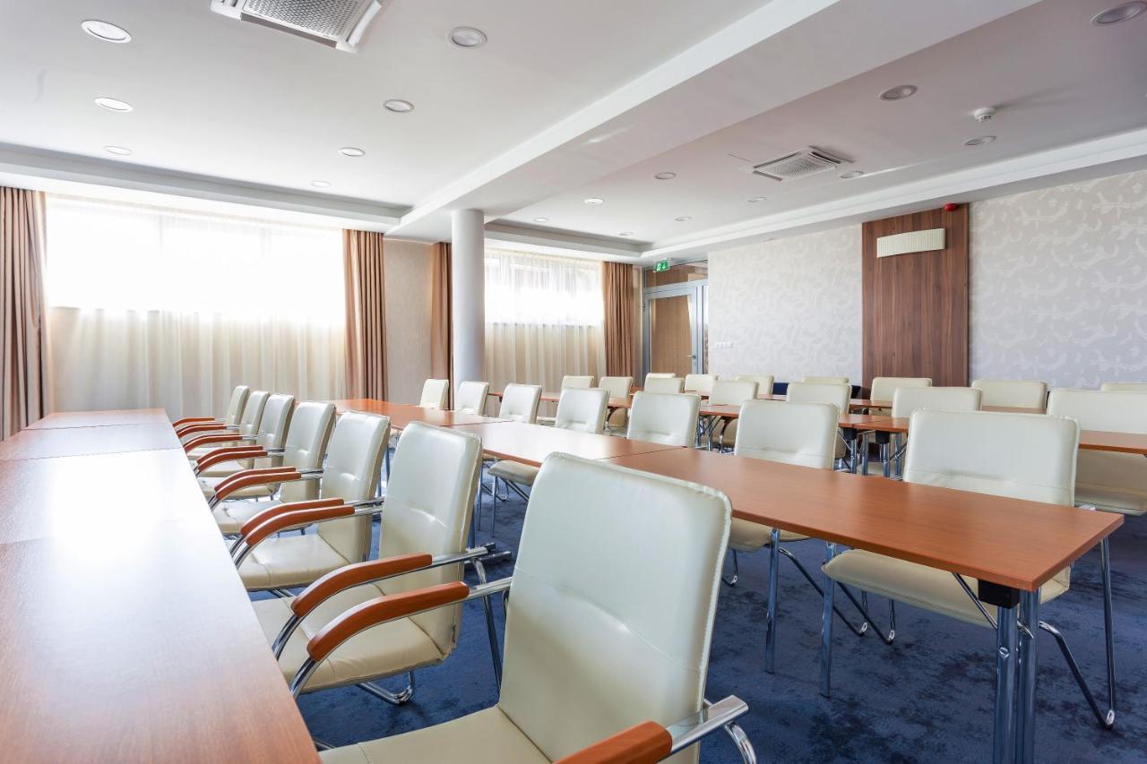 Outlet Hotel Polgár 外观 照片
