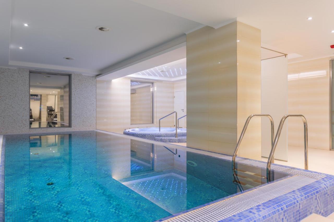 Outlet Hotel Polgár 外观 照片